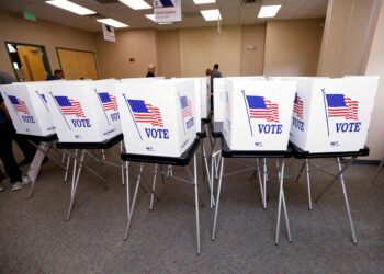 Autoridades de Trump tentaram banir metade das máquinas de votação dos EUA