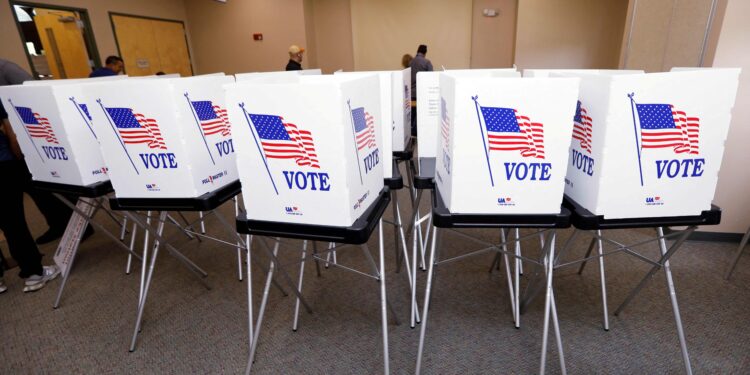 Autoridades de Trump tentaram banir metade das máquinas de votação dos EUA
