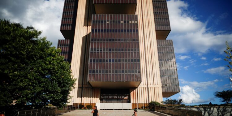 BC anuncia leilões para rolagem de swaps com vencimento em julho