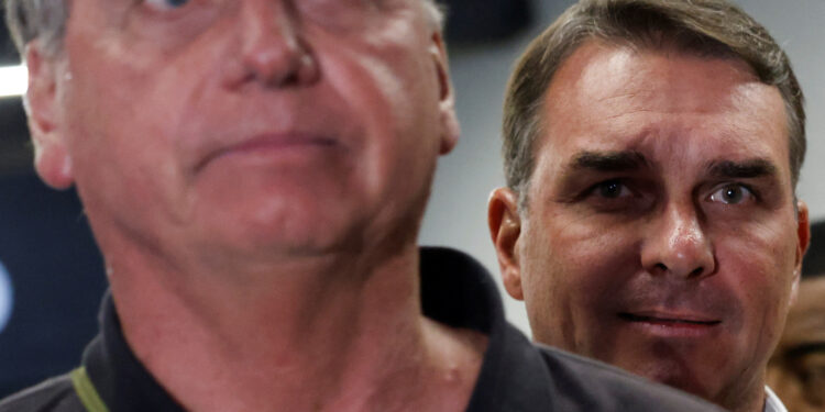 Bolsonaro atua para tentar salvar Flávio e conter tensão com Michelle