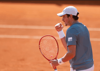 Fonseca joga confiante e ganha 1º jogo em Roland Garros; veja próximo adversário