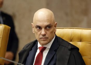 Moraes pede parecer da PGR sobre pedido de Mauro Cid para extinguir pena